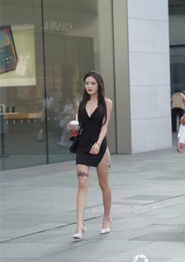 33999【403P】高开叉到腰的短裙大长腿女孩套图