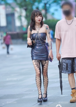 魔镜街拍福利网袜辣妹