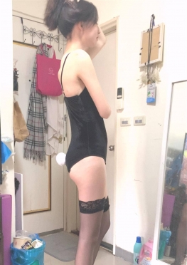 67857-67858堂妹说她最喜欢这套兔女郎的服装长腿黑丝女孩
