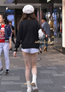 性感白色热裤美女