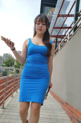 58877-58878-58879逛街的蓝色短裙翘臀大白腿美胸美女视频