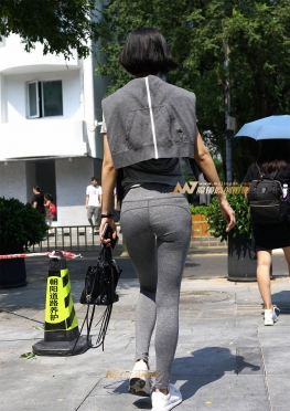 运动紧身女孩