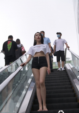 黑色热Ku【603P】逛街的热裤翘臀大长腿白腿美女套图