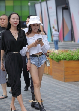 超短三角热裤-大长腿美女