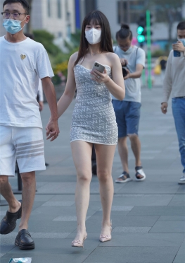 XG修SQ【226P】冷白皮大长腿美足小姐姐美女套图