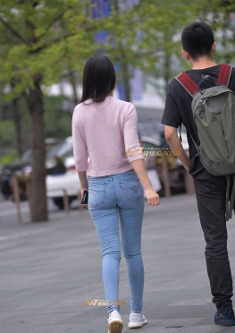 邻家般的紧牛小姐姐