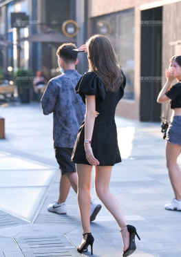 (43063) 黑短裙高跟凉鞋 [15P]