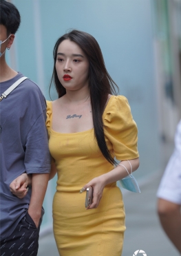 34400【68】魔镜街拍第一站逛街的短裙长腿女孩套图