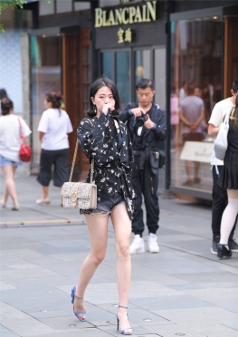 清新牛仔DK碎花Y【34P】身材高挑的热裤大白腿美女套图