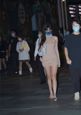 魅L修SQ【137P】逛街的超短包裙大长腿极品美女套图