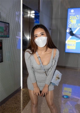 车库口罩、灰色裙【573P】超短裙肉丝足高跟鞋长腿女孩套图