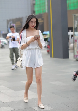 清秀ML女H【41P】穿着清凉的长腿大白腿美女套图