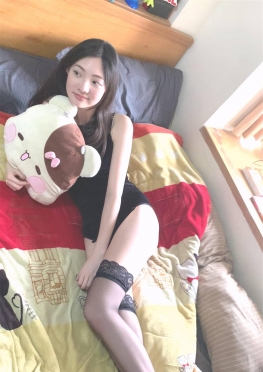 67869-67870喜欢发呆的堂妹兔女郎小姐姐视频