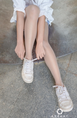 XMJSP006长凳上的短裙肉丝足大长腿美女套图