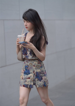 可A卡通熊套装Q【54P】可爱又漂亮的短裙大白腿美女