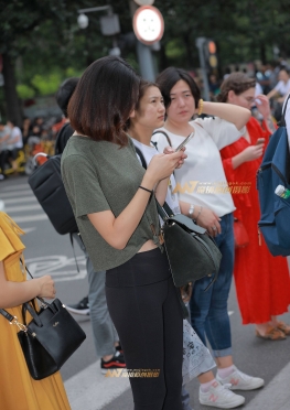 黑色健美裤，短发女孩紧身裤长腿小姐姐