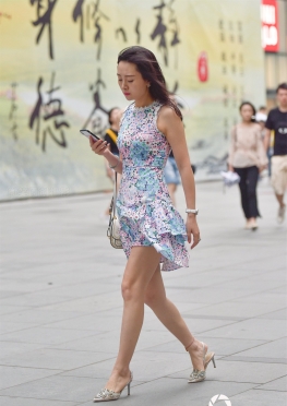 3a街拍第一站长腿高跟美女，性感大白腿女孩美图录