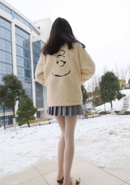 024 大学生系列2019年-04月 模1室外白 [228P-1.43 GB]