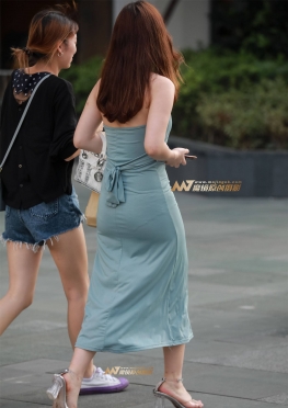 性感长裙 丰满女人味