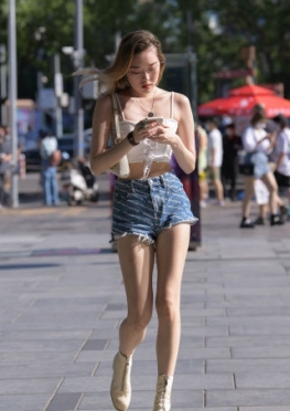 (43230) 经典Alexanderwang热裤，白皮靴美女 [28P]