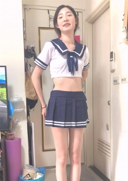 67851堂妹喜欢在家里穿jk短裙大长腿女孩视频