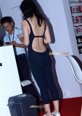 美体健身服紧身裤长腿女孩