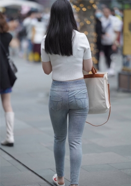No.6698 牛ZK，逛街的紧身牛仔裤女孩套图
