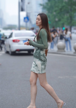 晕染风气质MN【94P+1V】逛街的超短包裙长腿美女套图视频