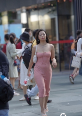 34162【86P】身材丰满的小姐姐拍她她都害羞了套图