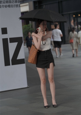 简单时尚牛ZQ【209P】爱逛街的超短裙大白腿美女极品女孩...